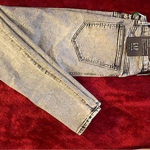NWT: GAP HIGH RISE UNIVERSAL, LEGGINGS (SUPER STRECH) *Sizes 2 (26) & 4 (27)